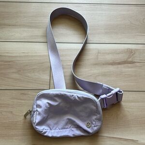 EUC Lululemon Everywhere Belt Bag